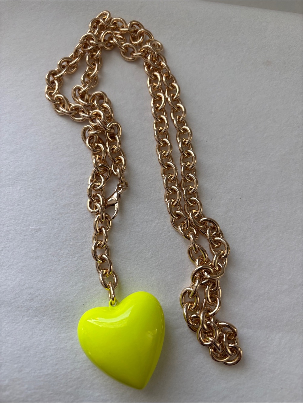 NWOT Roxanne Assoulin Gold Chain Necklace with Neon Yellow Heart Pendant